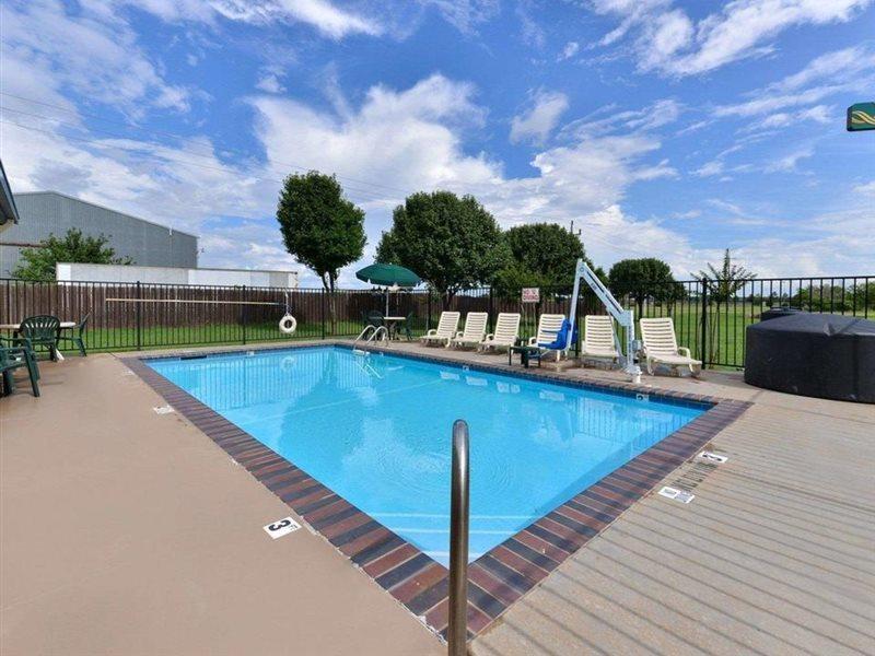Quality Inn & Suites Wichita Falls I-44 Экстерьер фото