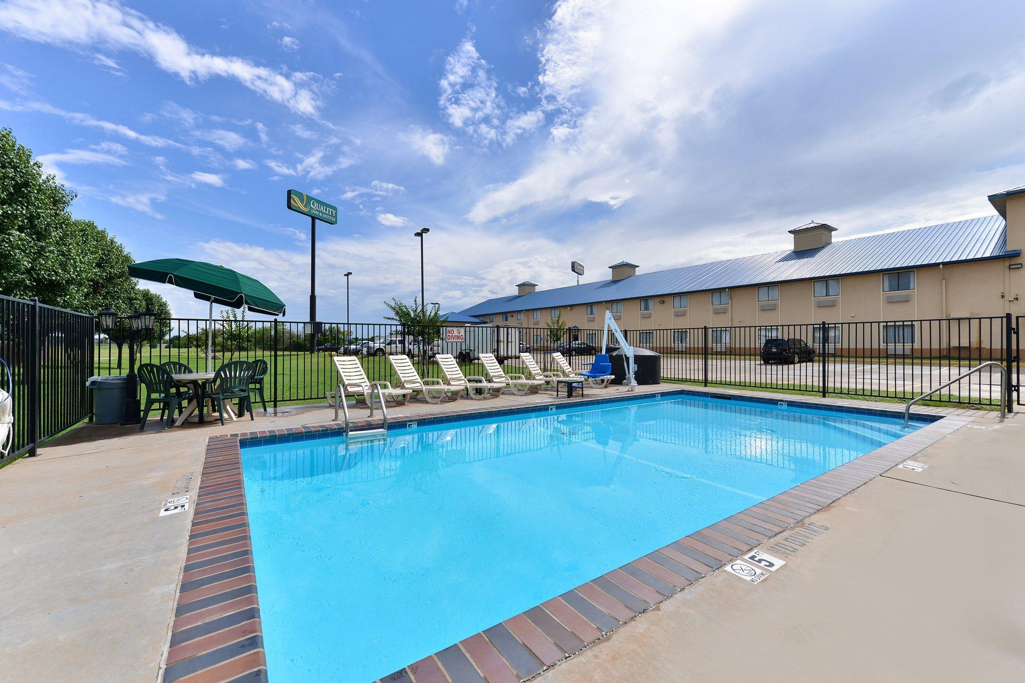 Quality Inn & Suites Wichita Falls I-44 Экстерьер фото