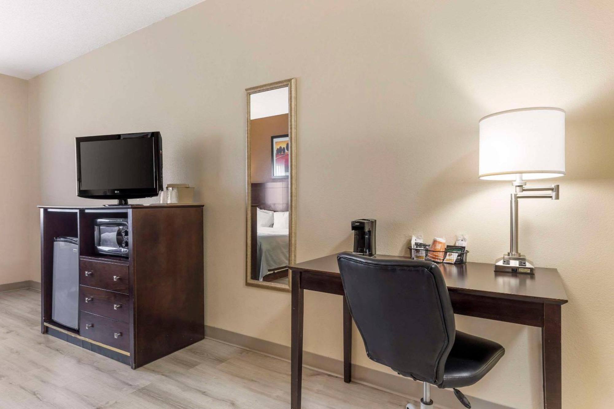 Quality Inn & Suites Wichita Falls I-44 Экстерьер фото