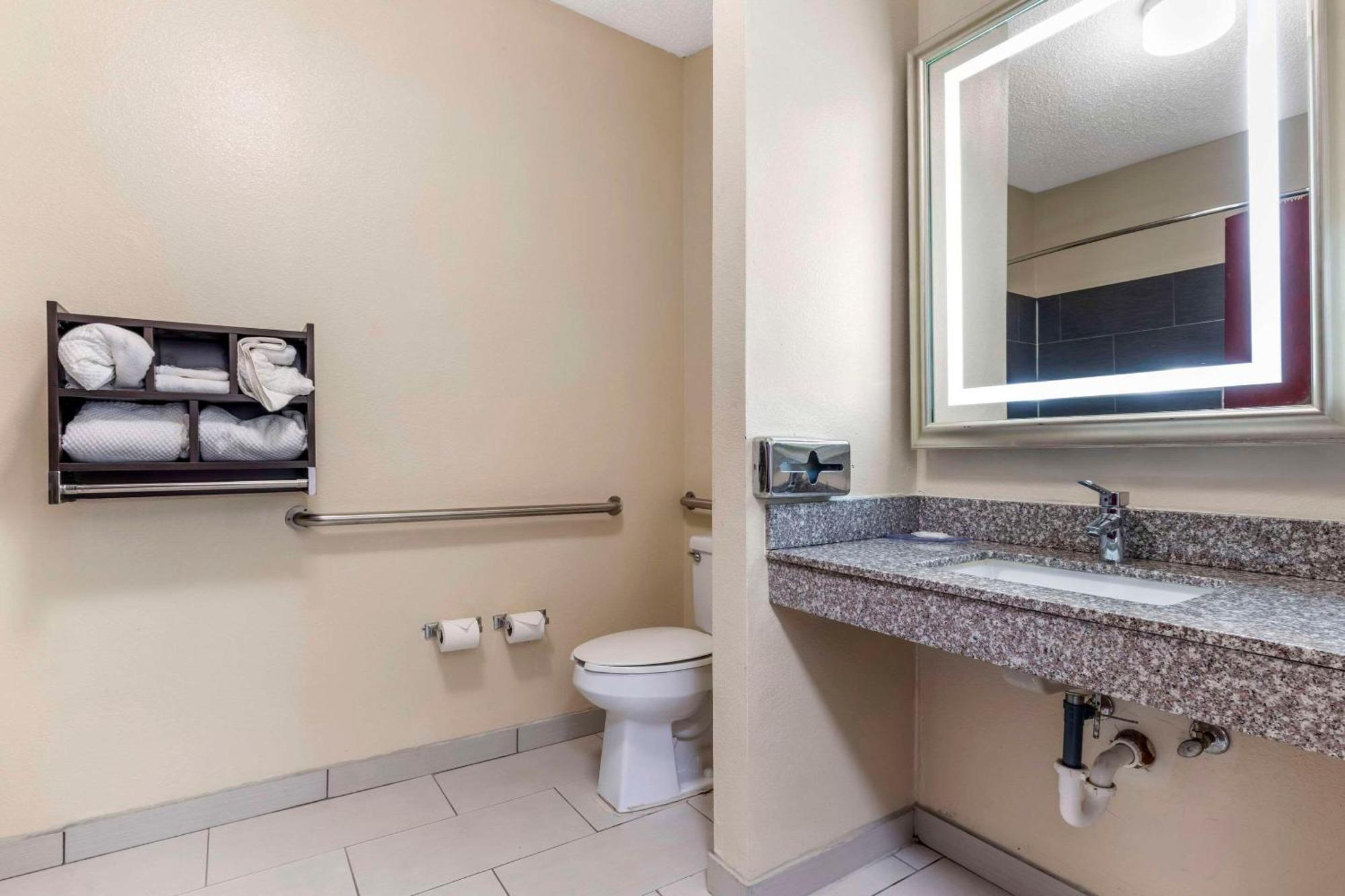 Quality Inn & Suites Wichita Falls I-44 Экстерьер фото