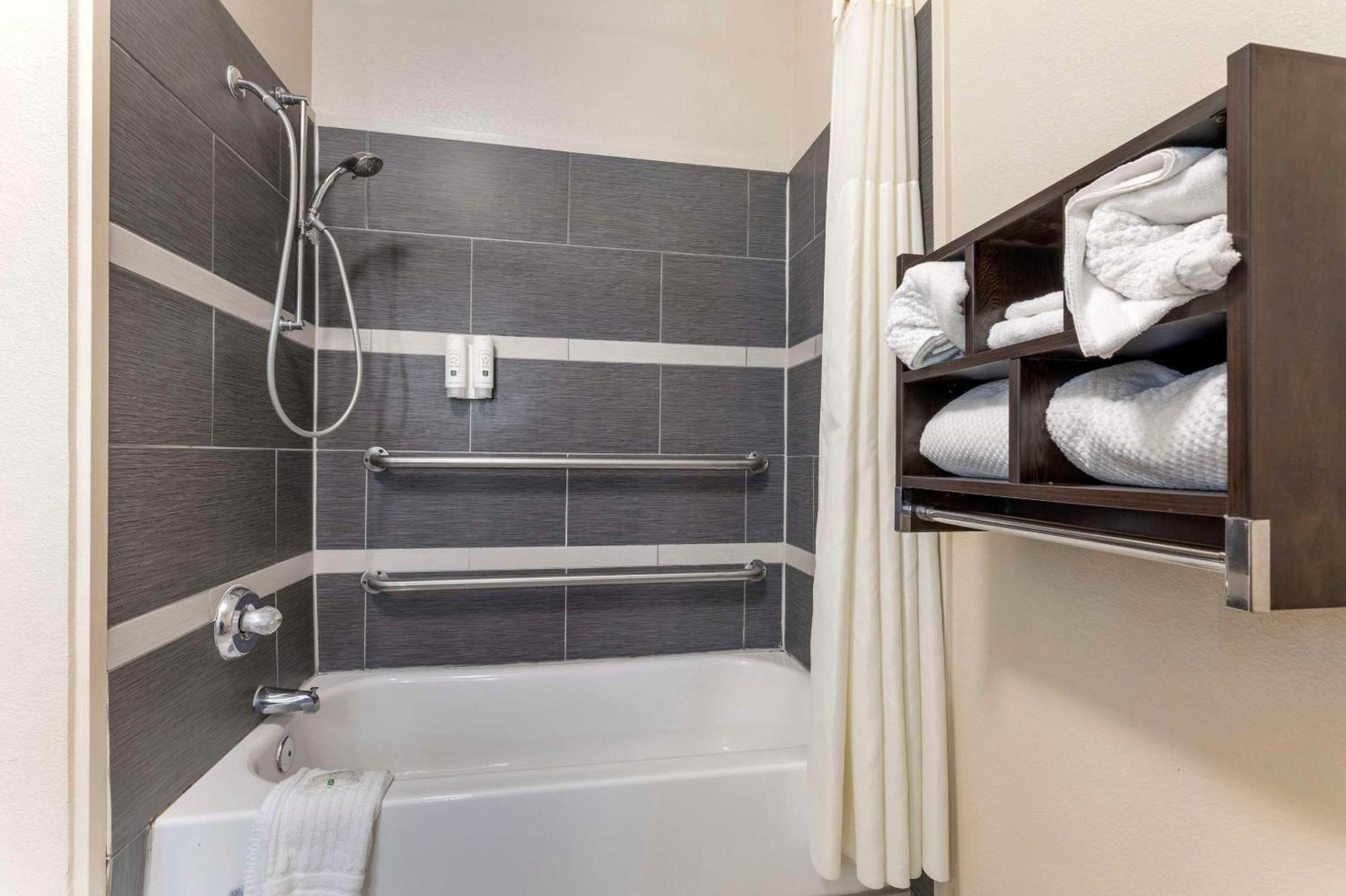 Quality Inn & Suites Wichita Falls I-44 Экстерьер фото